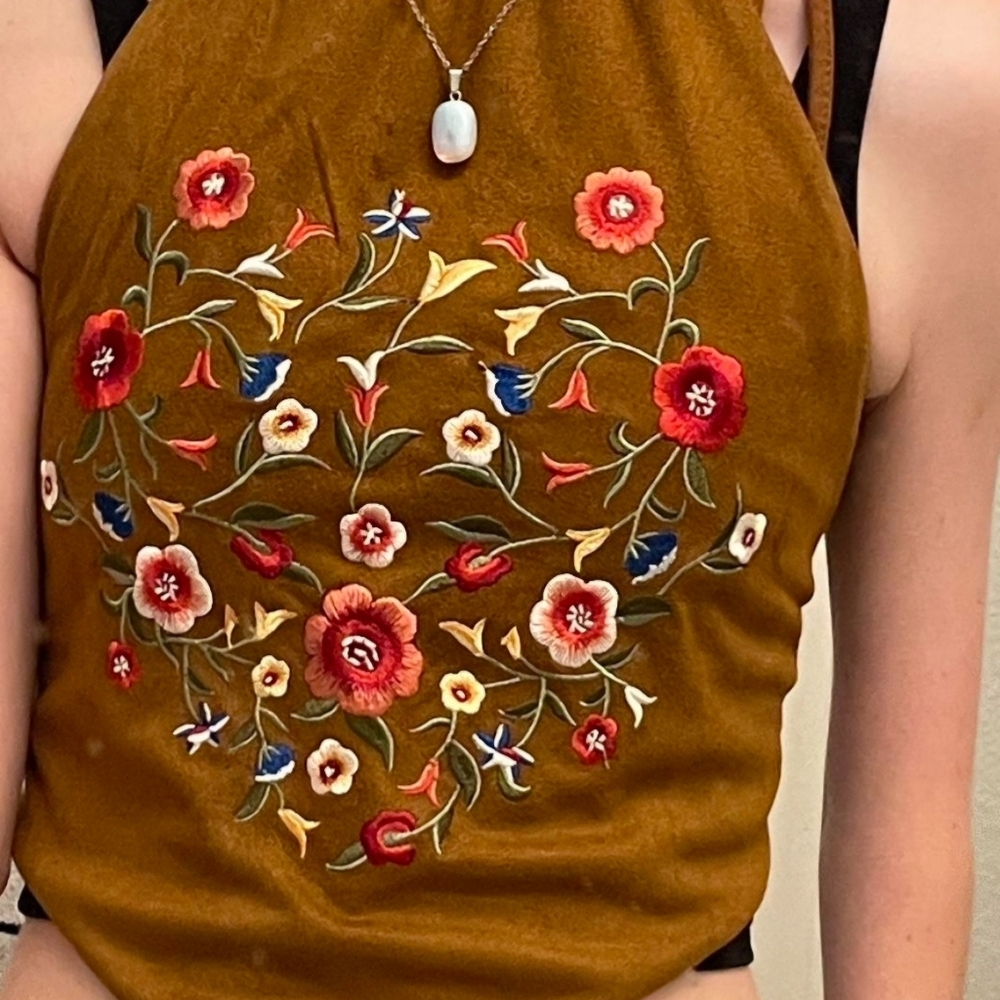 Embroidered  Boho Hippie Halter Back Tie Floral Crop Top Size Meduim